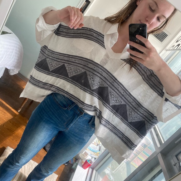 Club Monaco Aztec Poncho - Picture 2 of 4